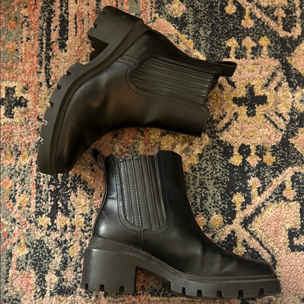 Universal Thread Leather Black Heeled Ankle Booties